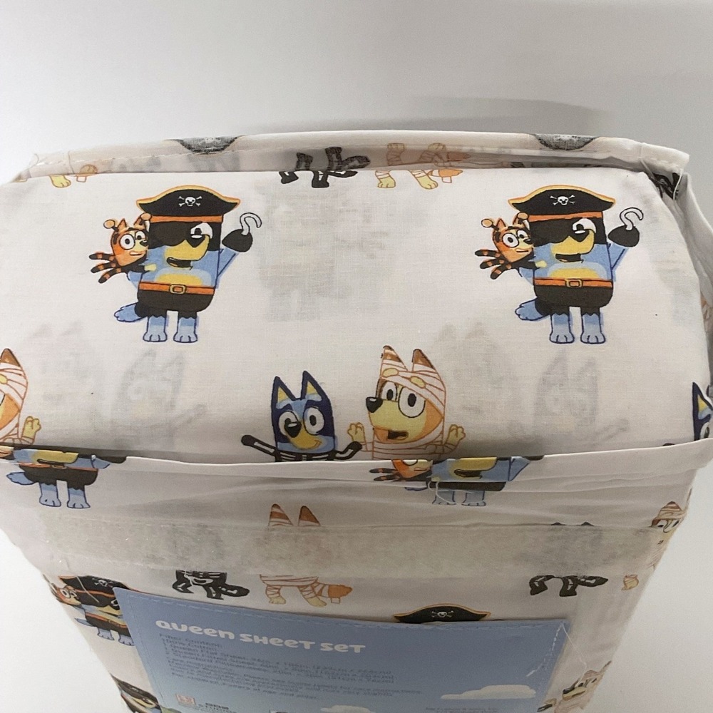 Bluey Halloween Queen Sheet Set 100% Cotton 4pc Pirate Mummy Skeleton White New - Picture 3 of 4